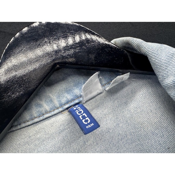 MTV Jacket Mens‎ XL Light Wash Denim Trucker Graphic Painted Sleeves H&M Divided - Picture 16 of 16
